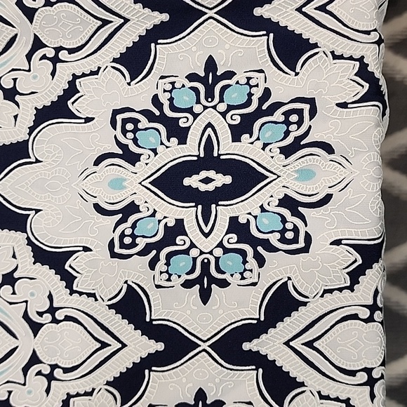 STUDIO ONE DRESS - Picture 6 of 6